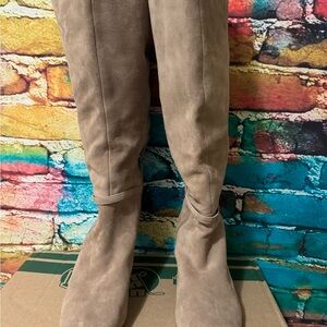 Women's Suede Boots kennet Cole